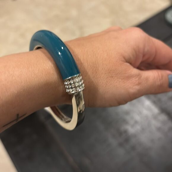 Lia Sophia Chromatic Ocean Blue Medium Stretchable Bracelet Crystal Classy - Picture 7 of 9